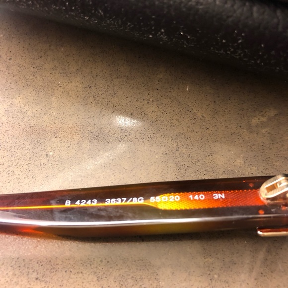 Burberry Sunglasses w/ Hard Case - Picture 6 of 8